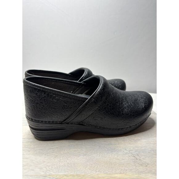 DANSKO Size 40 Black Flower Pattern Leather CLOGS Size US 9.5 - Picture 5 of 7